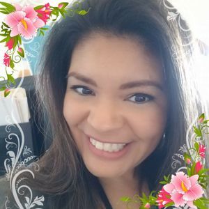 Meet your Posher, Raquel